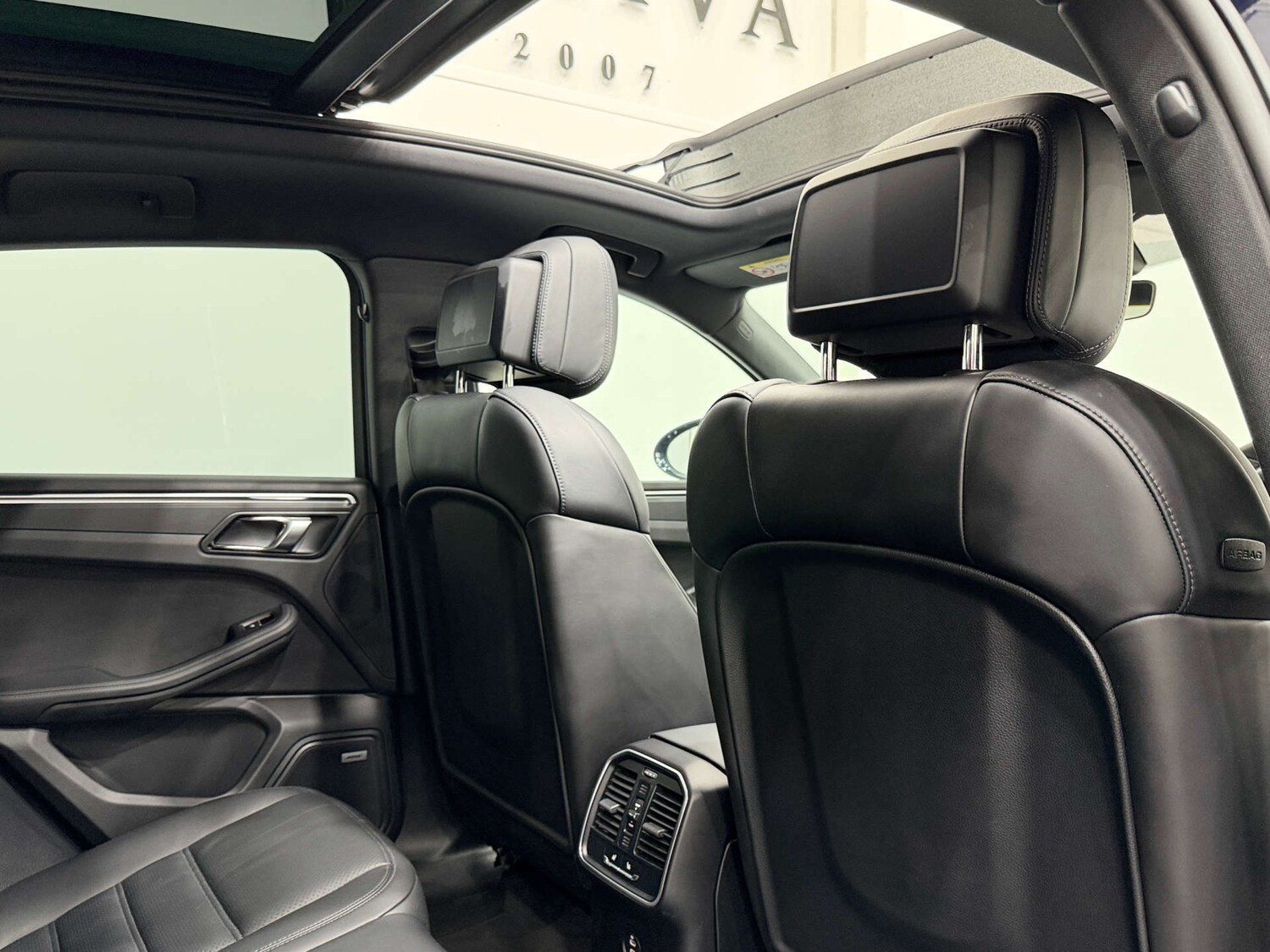 Used Porsche Macan 2022 for sale - 76567767: Photo 18