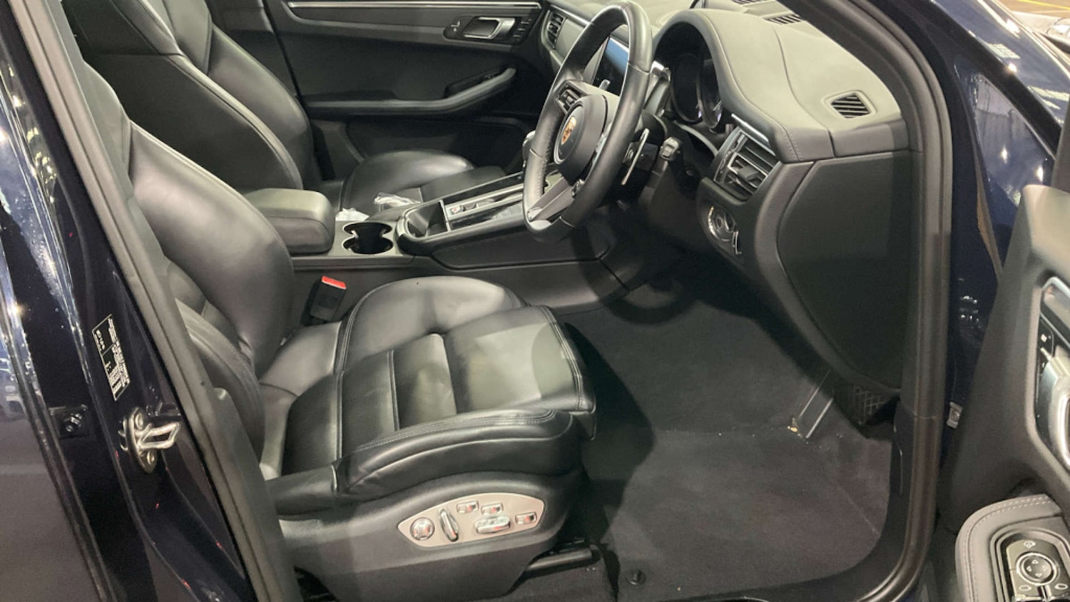 Used Porsche Macan 2022 for sale - 76567767: Photo 2