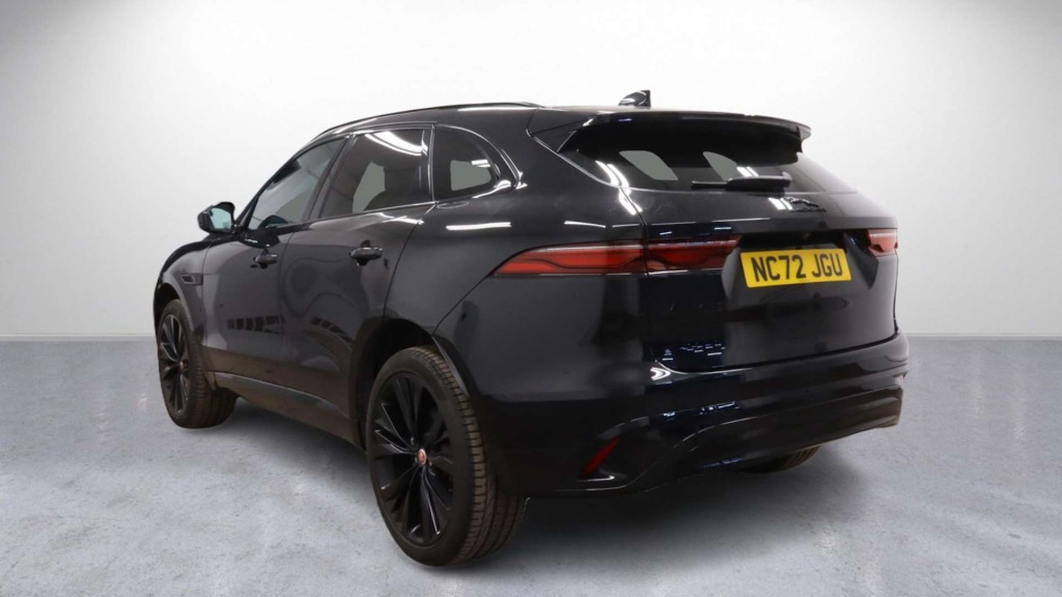 Used Jaguar F-Pace 2023 for sale - 77650487: Photo 4