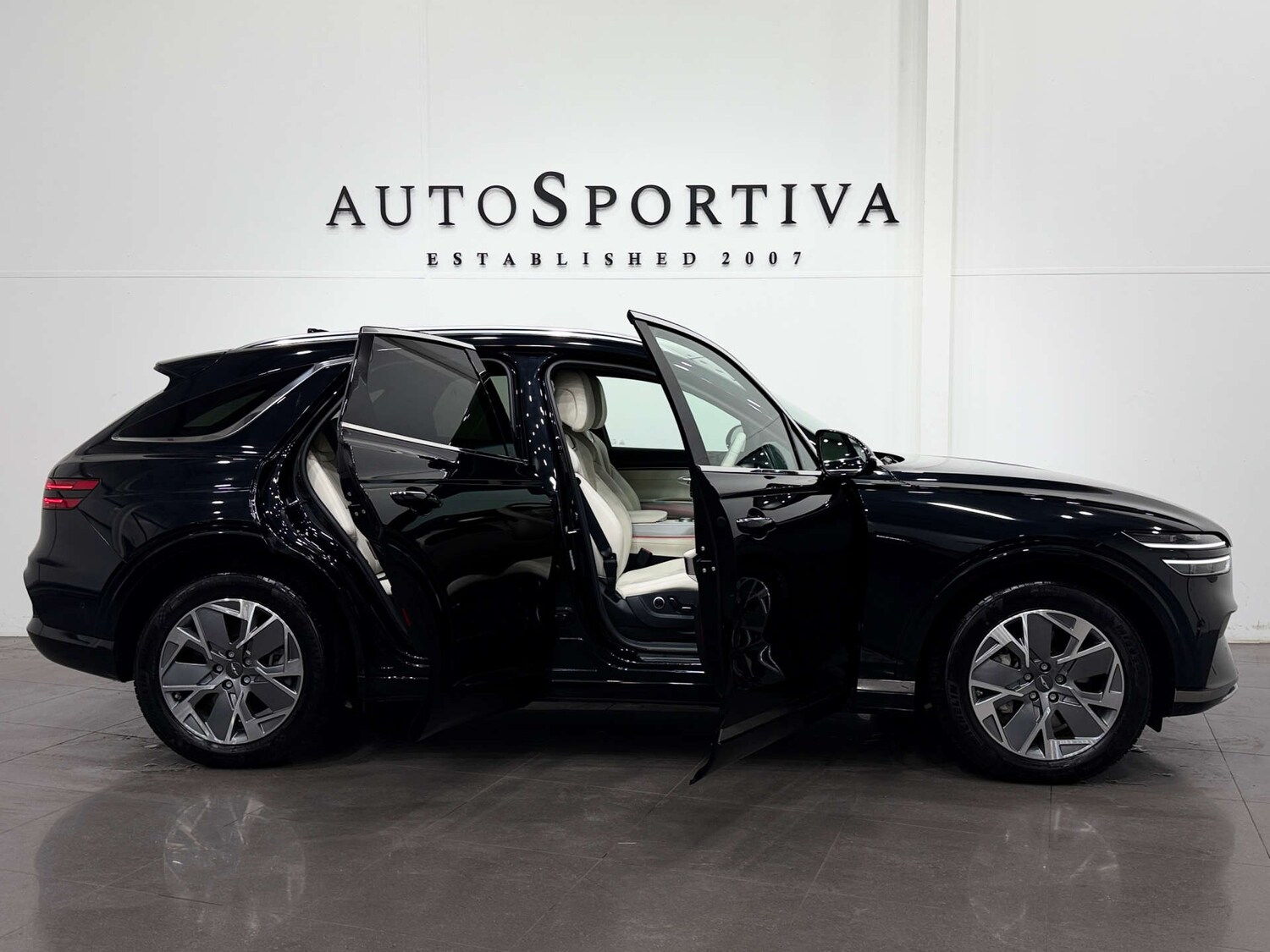 Used Genesis GV70 2024 for sale - 76340759: Photo 14