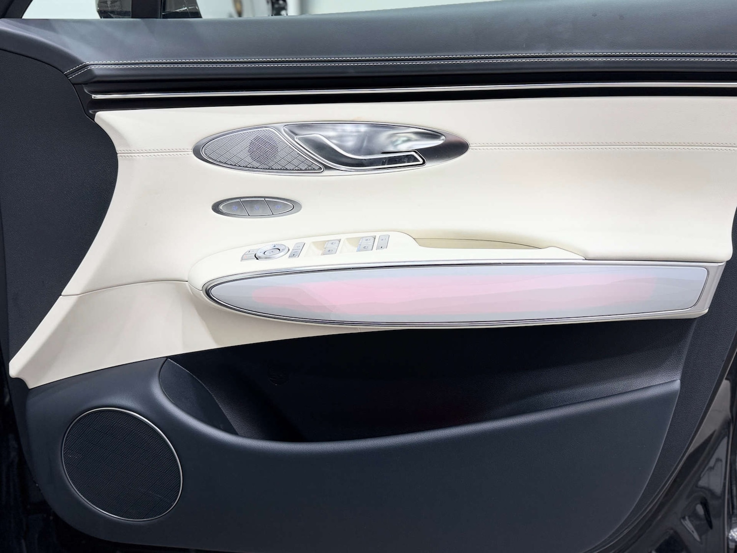 Used Genesis GV70 2024 for sale - 76340759: Photo 37