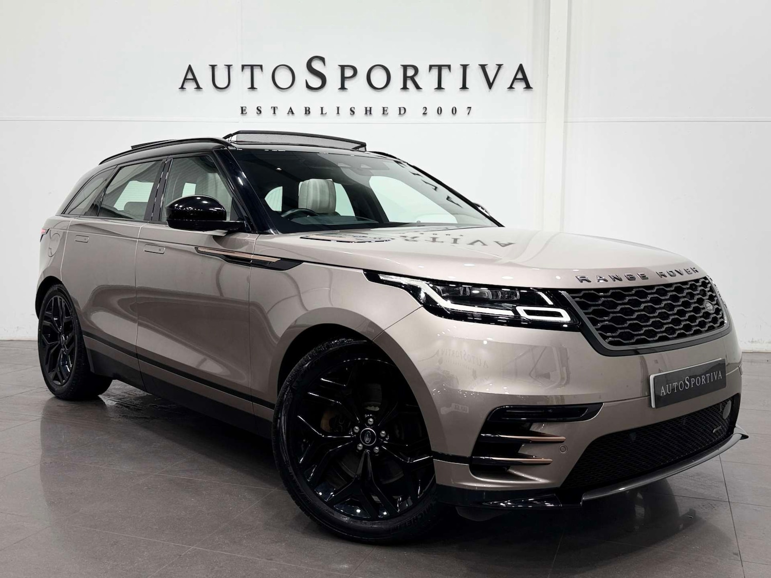 Used Land Rover Range Rover Velar 2022 for sale - 76343759: Photo 1