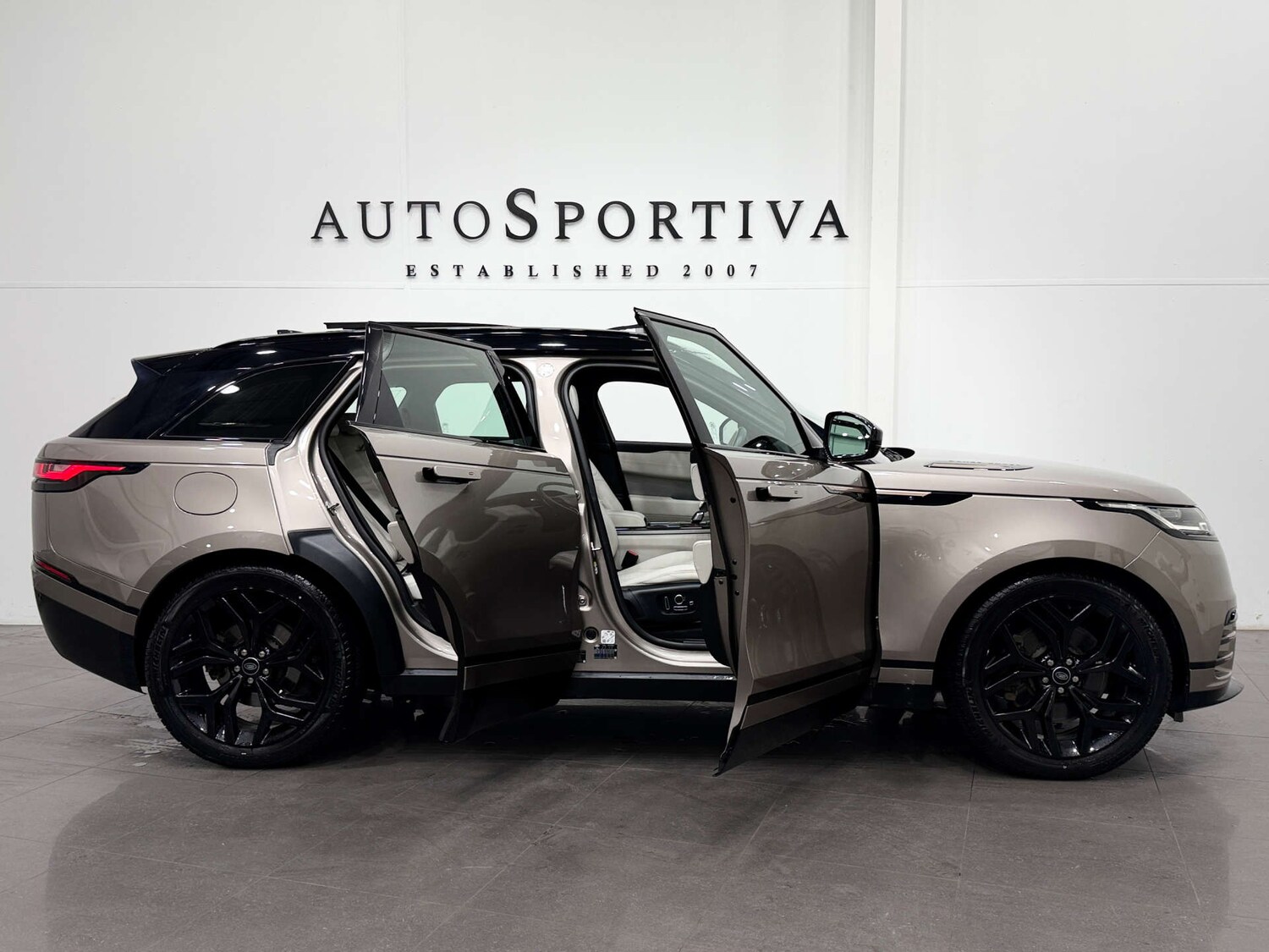 Used Land Rover Range Rover Velar 2022 for sale - 76343759: Photo 14
