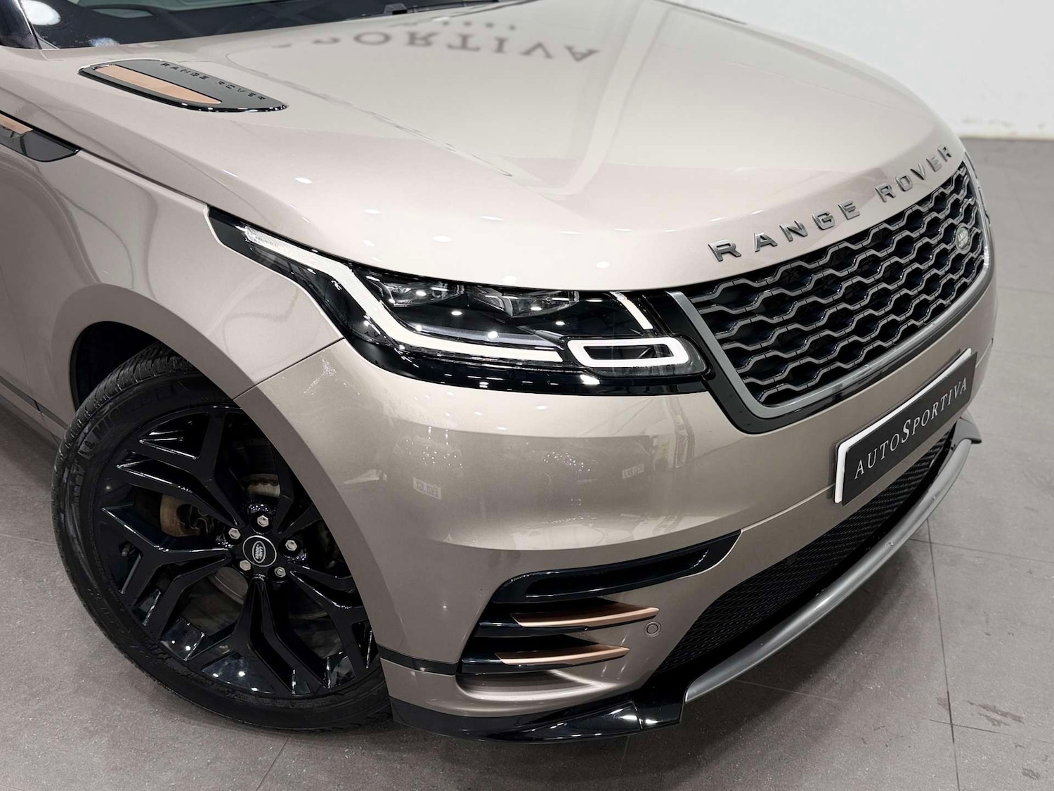 Used Land Rover Range Rover Velar 2022 for sale - 76343759: Photo 32