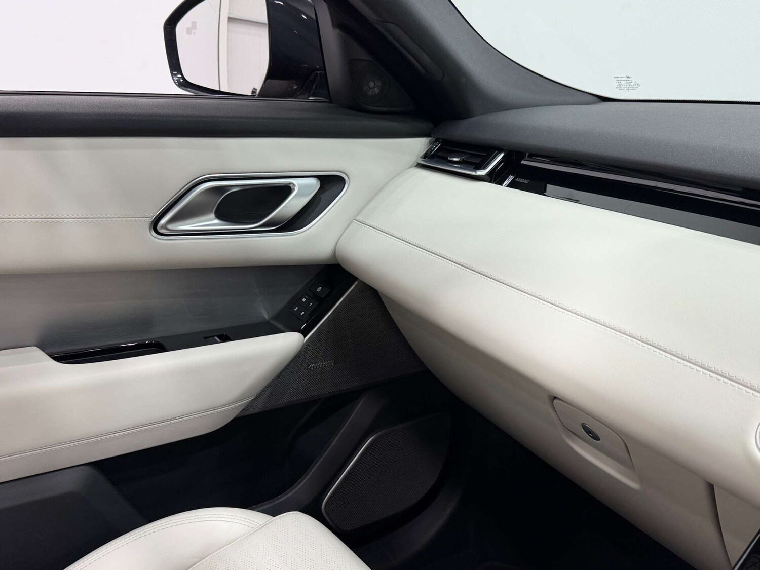 Used Land Rover Range Rover Velar 2022 for sale - 76343759: Photo 35