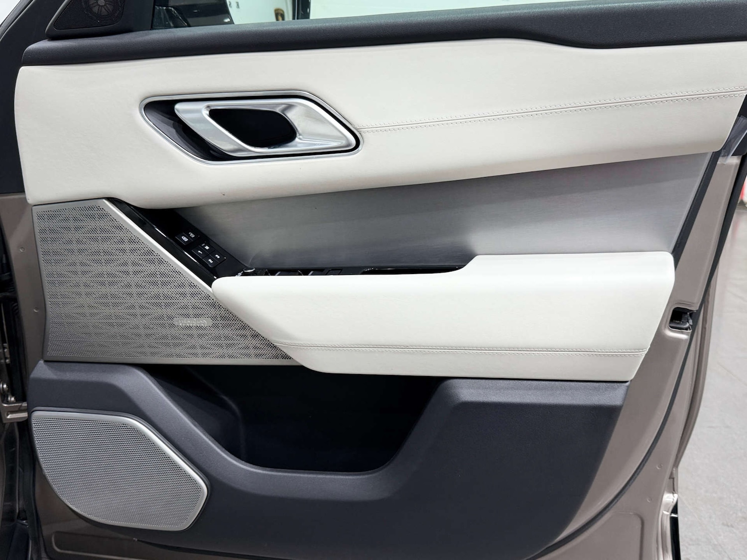 Used Land Rover Range Rover Velar 2022 for sale - 76343759: Photo 36