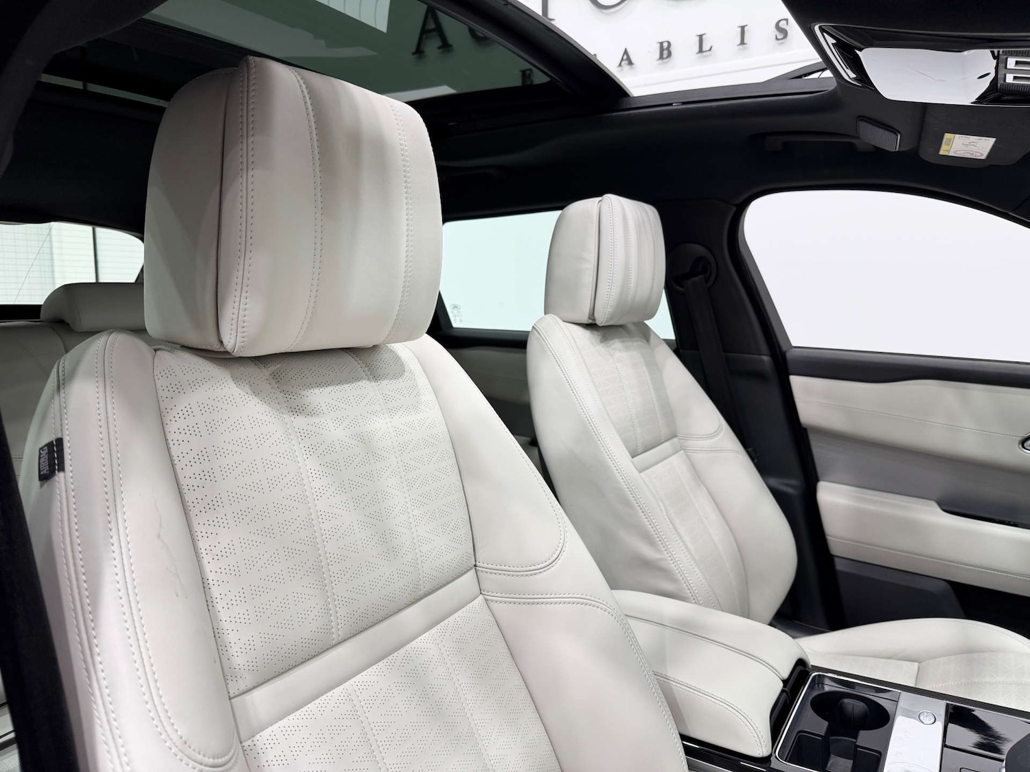 Used Land Rover Range Rover Velar 2022 for sale - 76343759: Photo 39