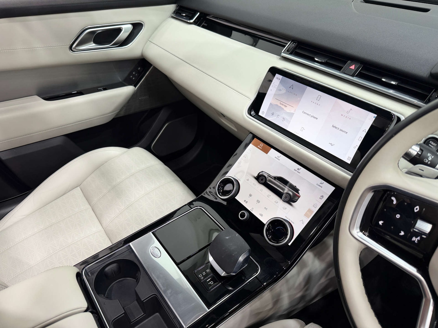 Used Land Rover Range Rover Velar 2022 for sale - 76343759: Photo 43