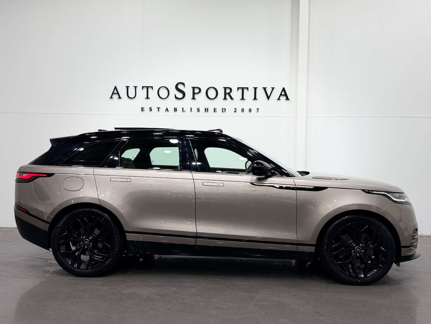 Used Land Rover Range Rover Velar 2022 for sale - 76343759: Photo 6