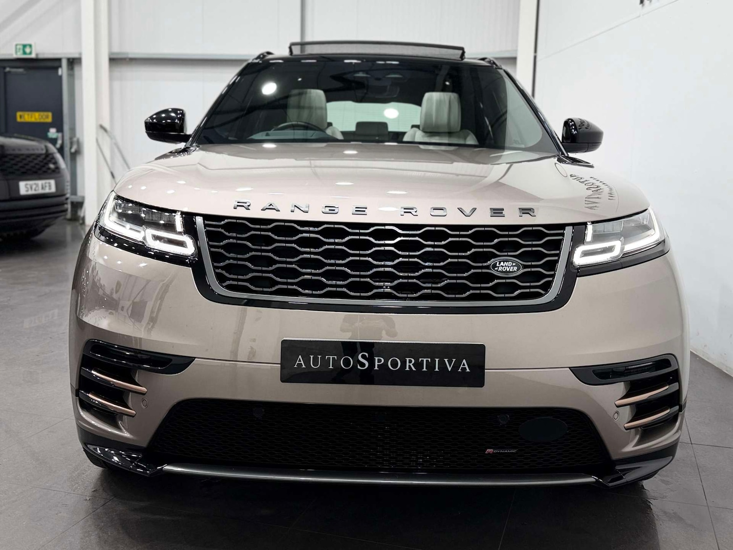 Used Land Rover Range Rover Velar 2022 for sale - 76343759: Photo 8