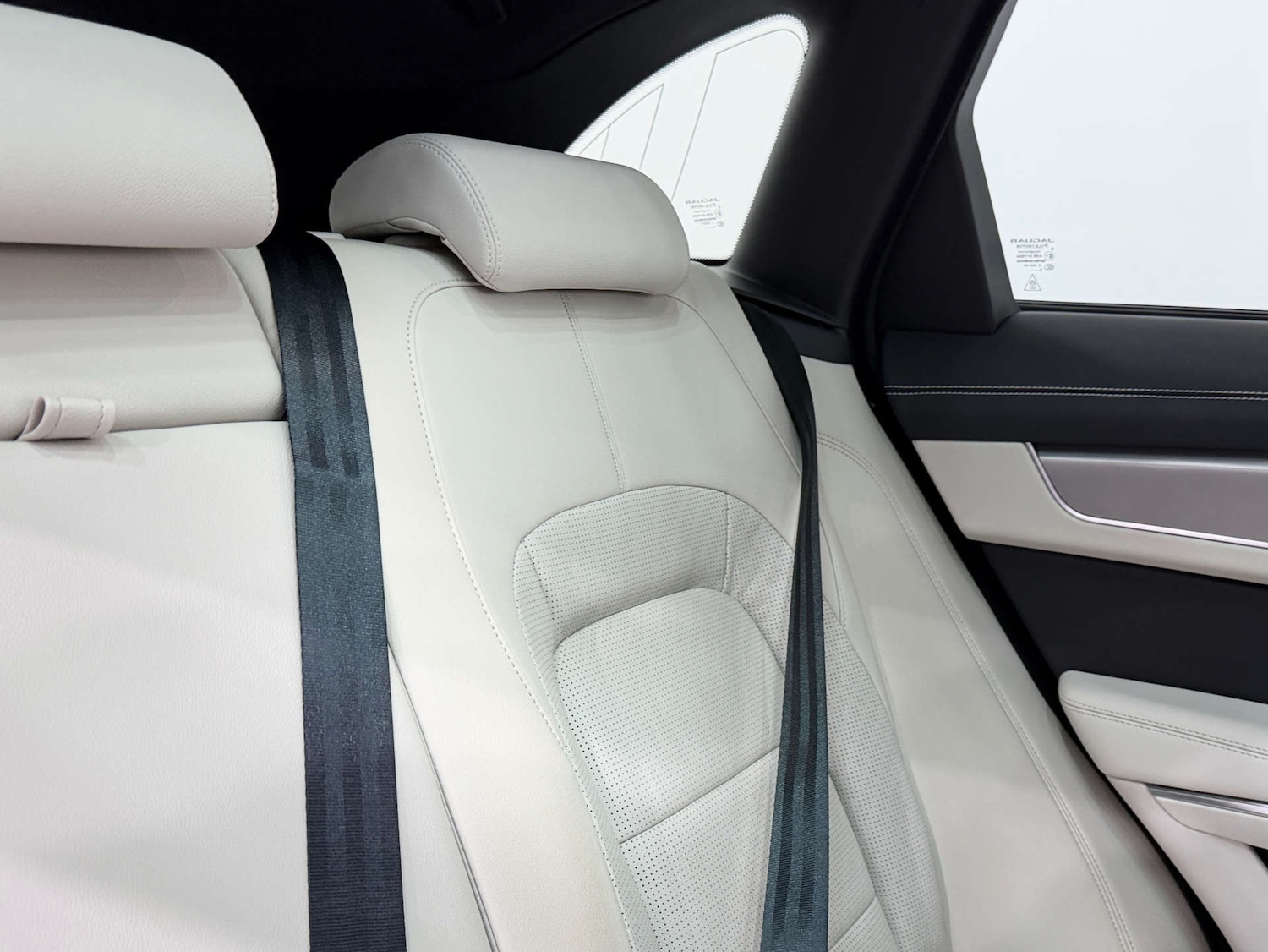 Used Jaguar F-Pace 2023 for sale - 77033680: Photo 17