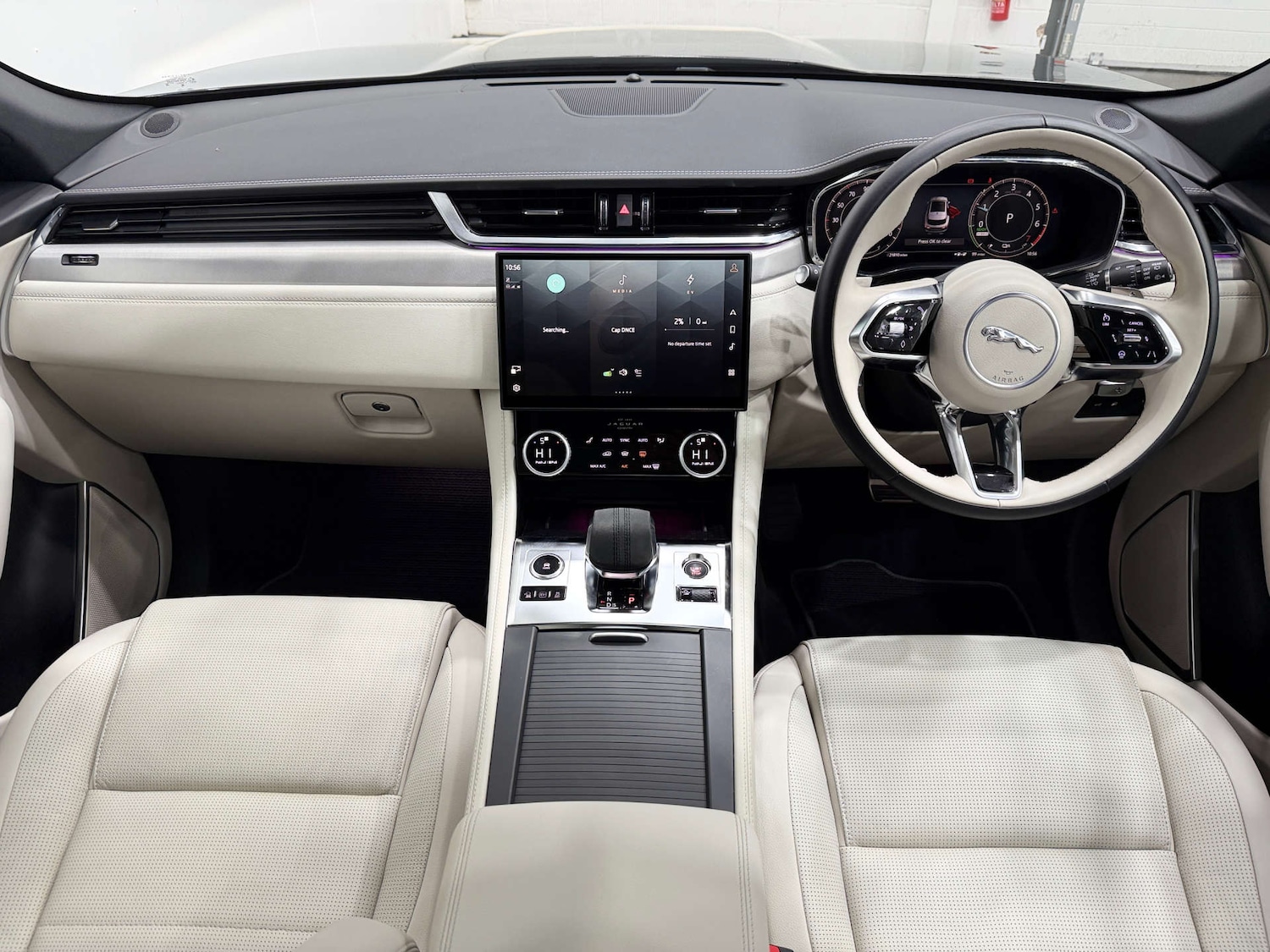 Used Jaguar F-Pace 2023 for sale - 77033680: Photo 22