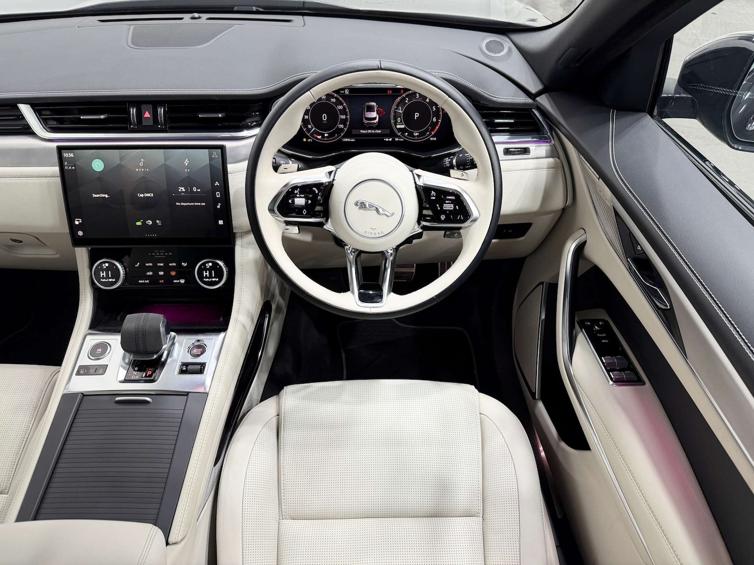 Used Jaguar F-Pace 2023 for sale - 77033680: Photo 23