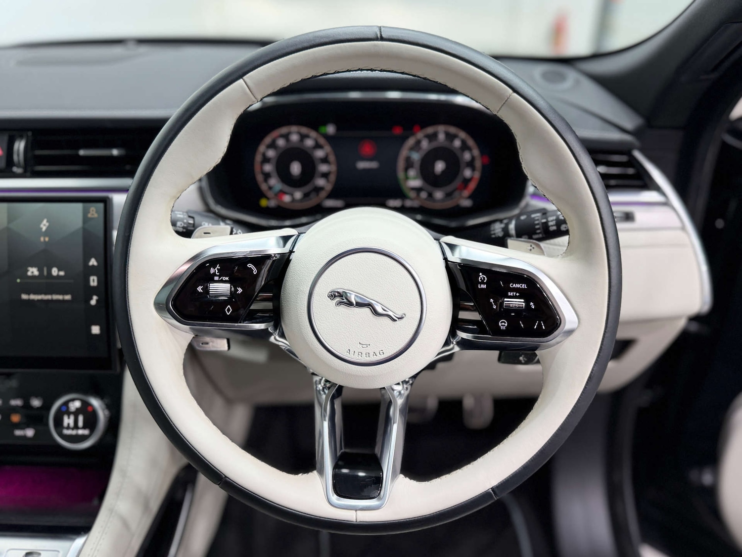 Used Jaguar F-Pace 2023 for sale - 77033680: Photo 24