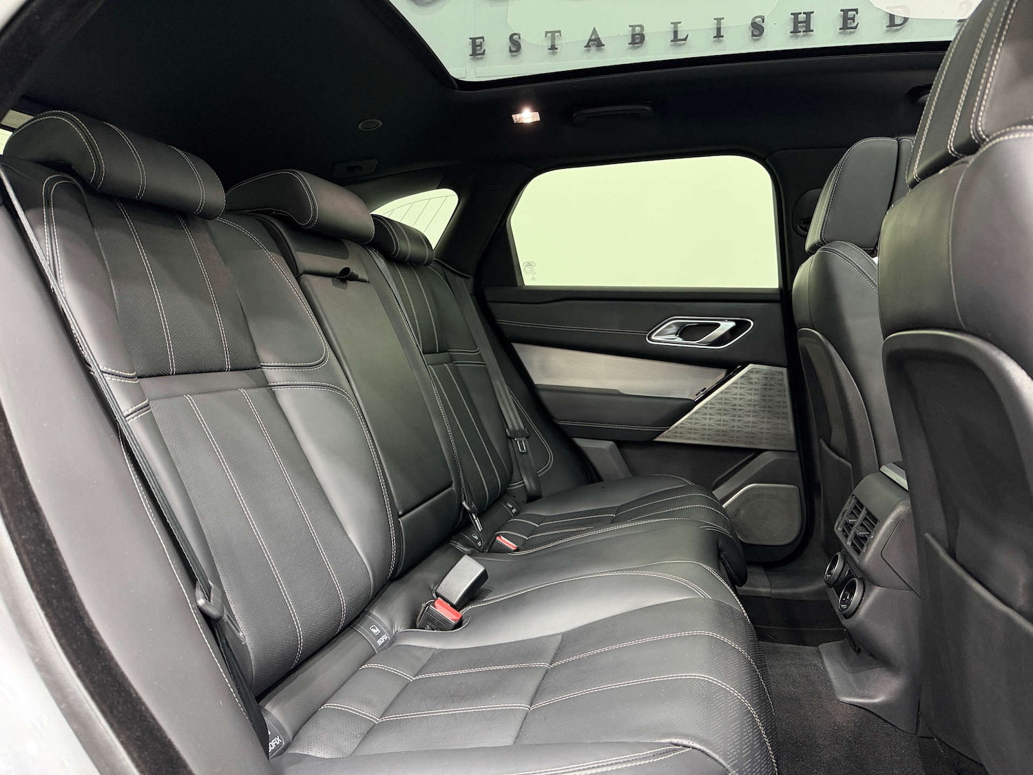 Used Land Rover Range Rover Velar 2022 for sale - 76923090: Photo 15