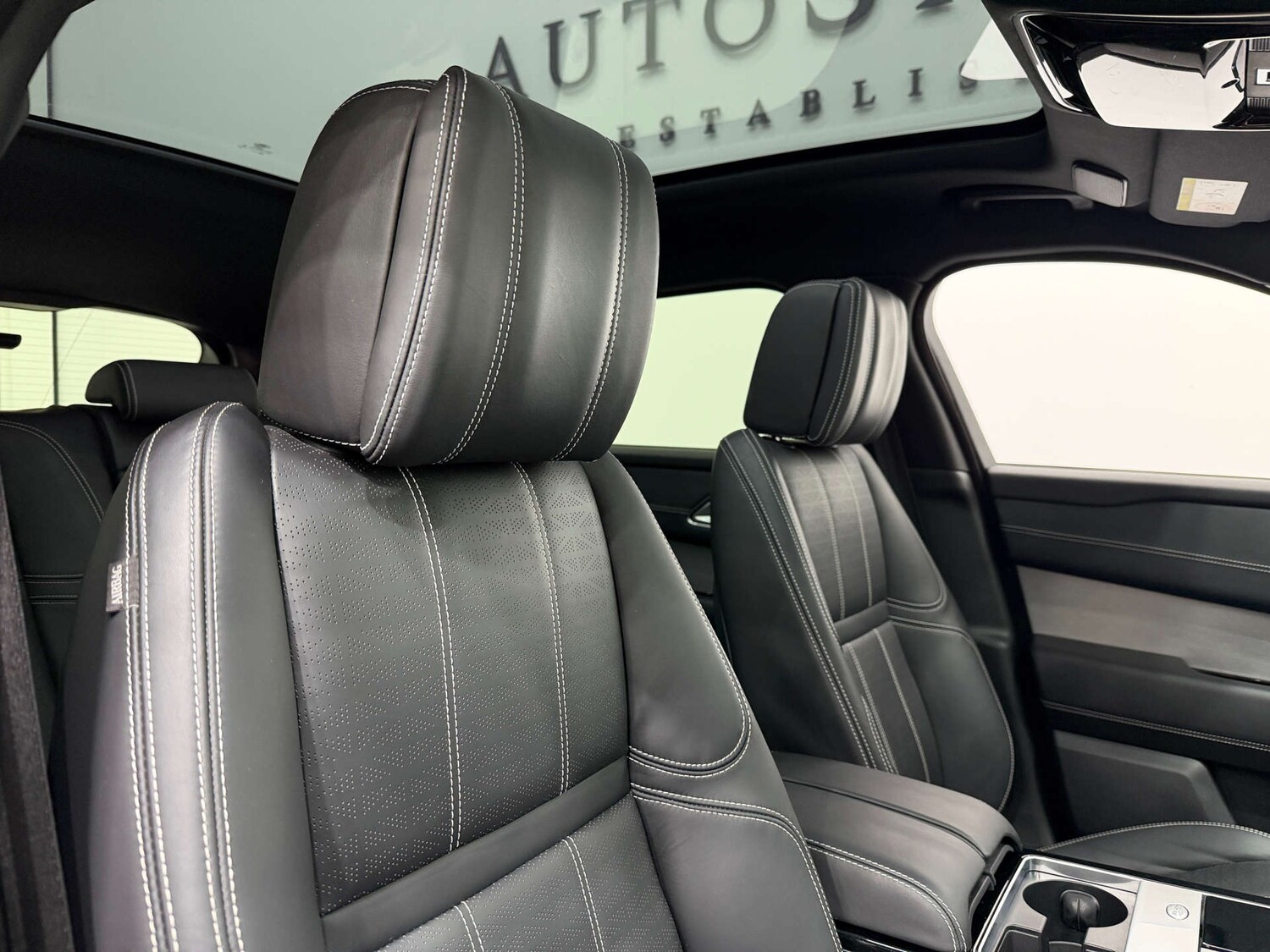 Used Land Rover Range Rover Velar 2022 for sale - 76923090: Photo 39