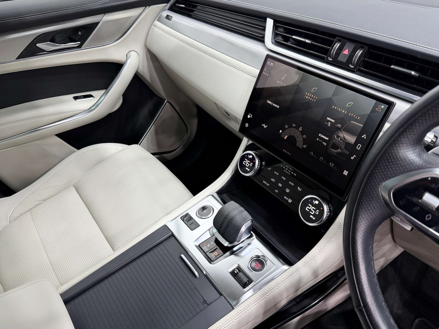 Used Jaguar F-Pace 2022 for sale - 77224818: Photo 42