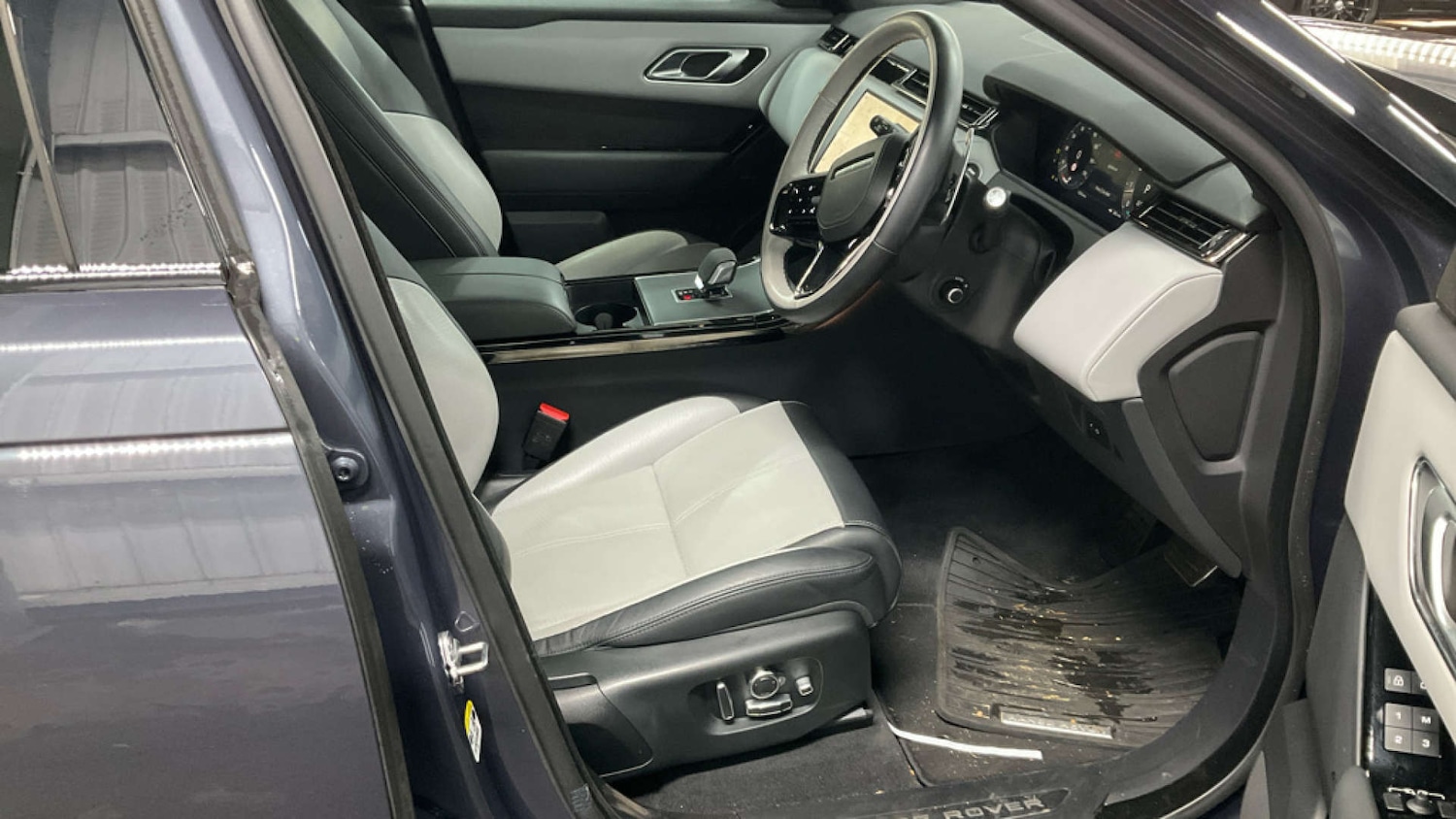 Used Land Rover Range Rover Velar 2023 for sale - 77151105: Photo 5