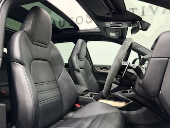 Used Porsche Cayenne 2023 for sale - 79495634: Photo