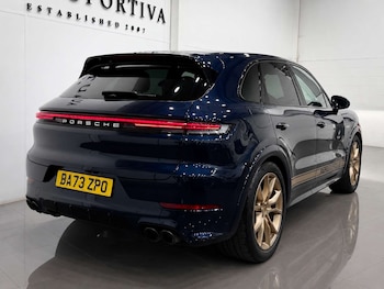 Used Porsche Cayenne 2023 for sale - 79495634: Photo