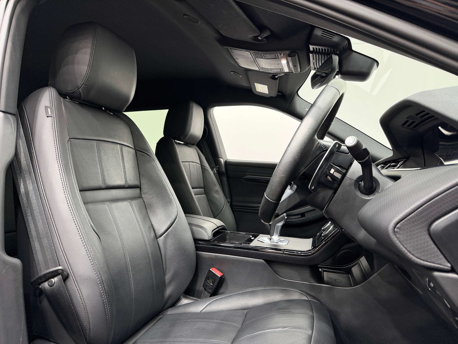 Used Land Rover Range Rover Evoque 2023 for sale - 77200698: Photo 2