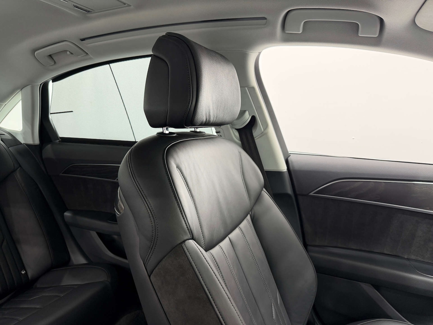 Used Audi A8 2020 for sale - 77833860: Photo 40