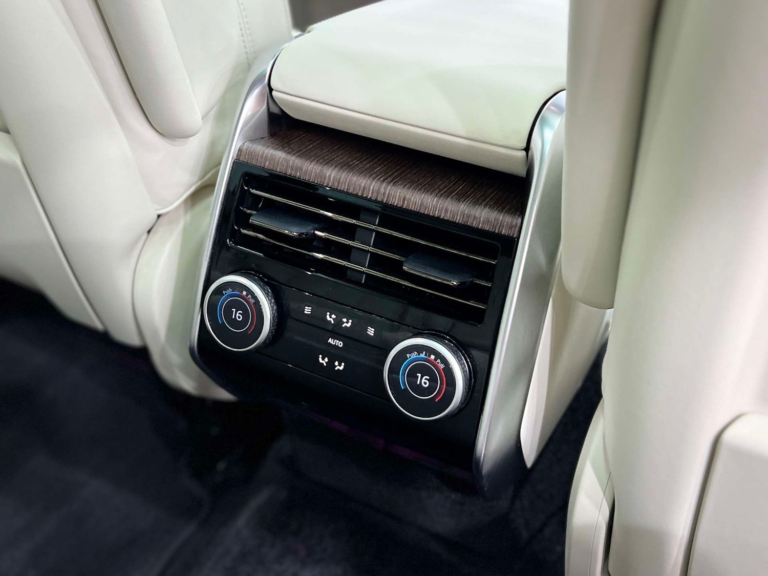 Used Land Rover Range Rover 2023 for sale - 76277542: Photo 17