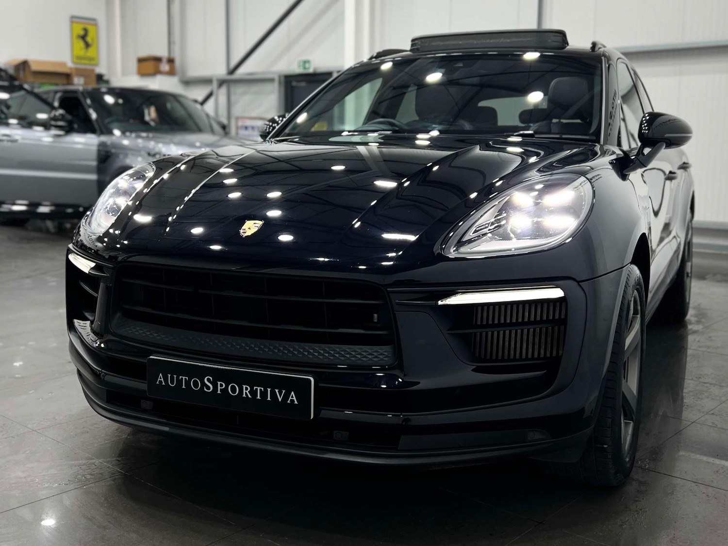 Used Porsche Macan 2024 for sale - 75982481: Photo 11