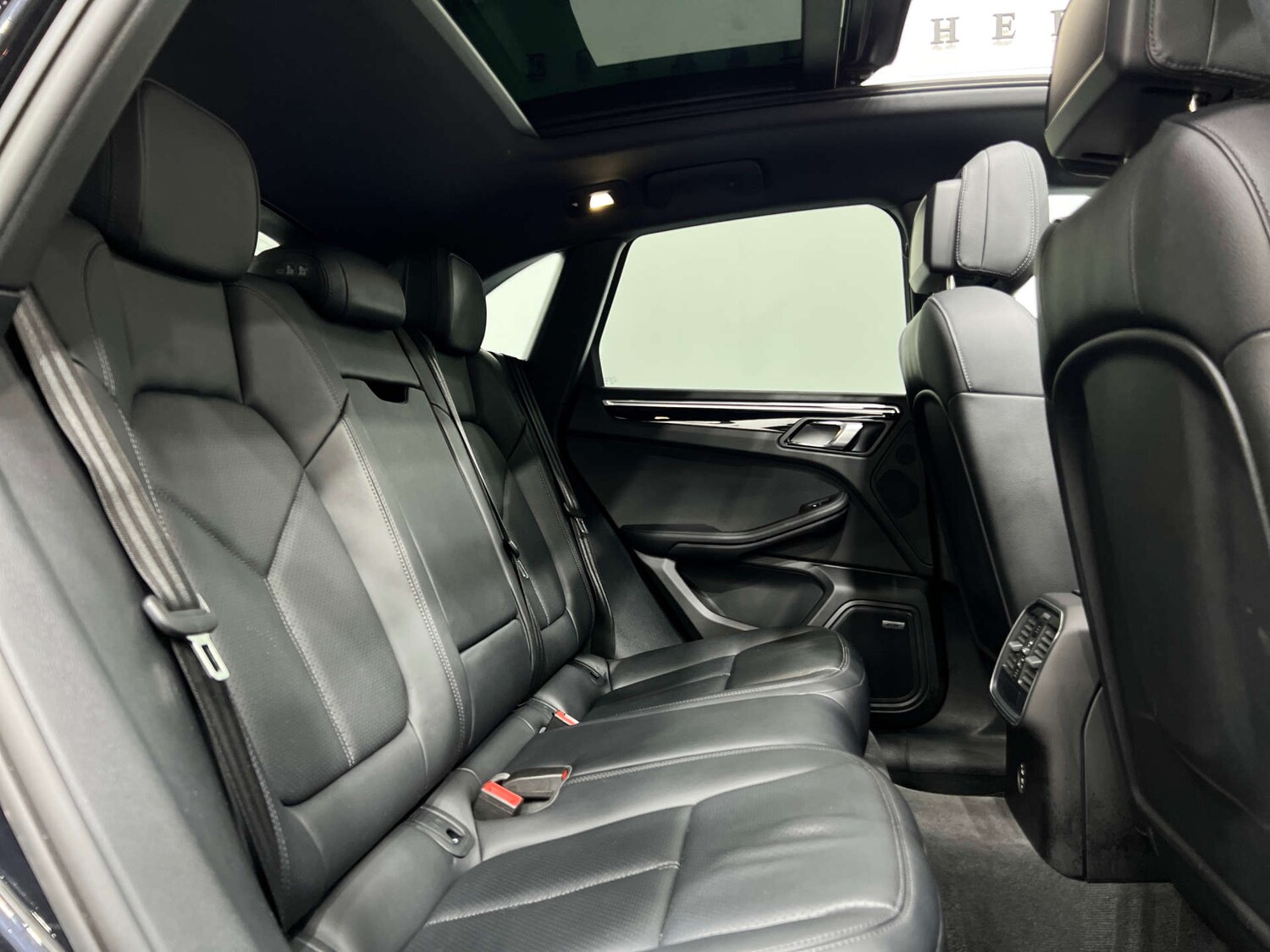 Used Porsche Macan 2024 for sale - 75982481: Photo 14