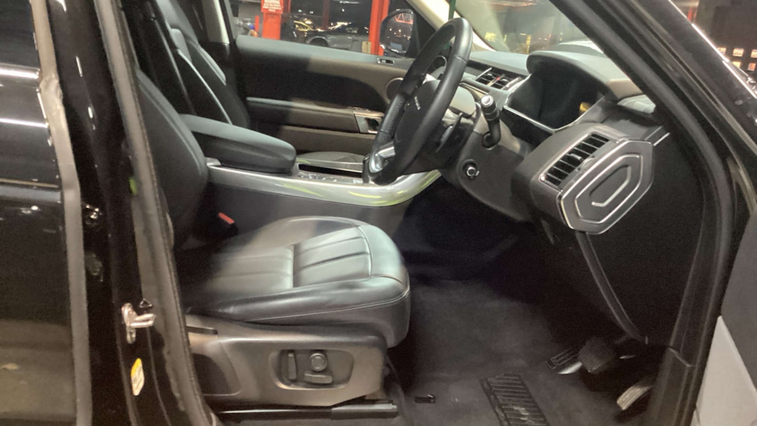 Used Land Rover Range Rover Sport 2021 for sale - 76343768: Photo 2