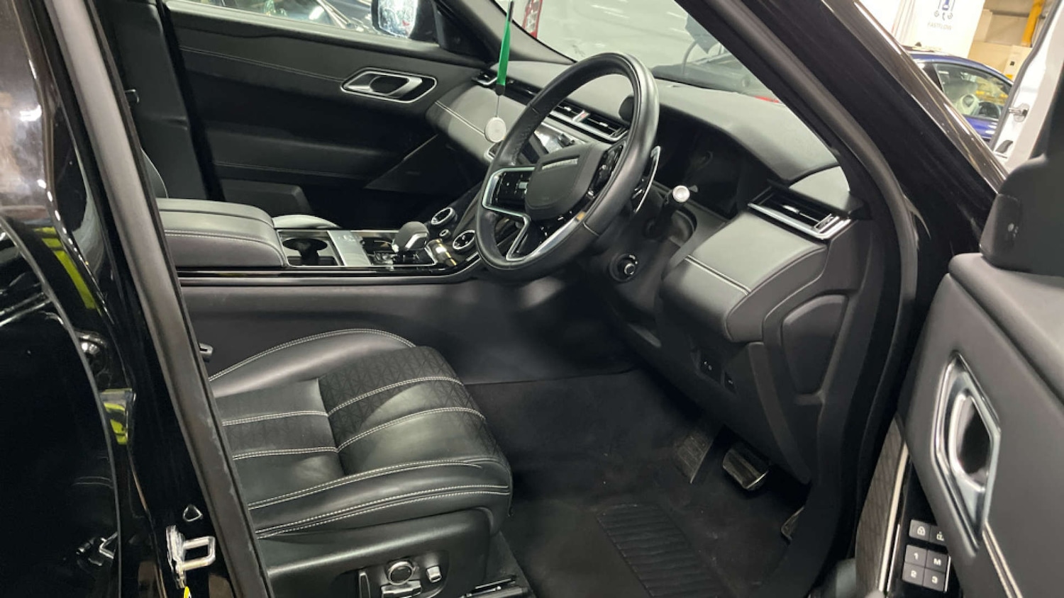 Used Land Rover Range Rover Velar 2022 for sale - 77818788: Photo 2