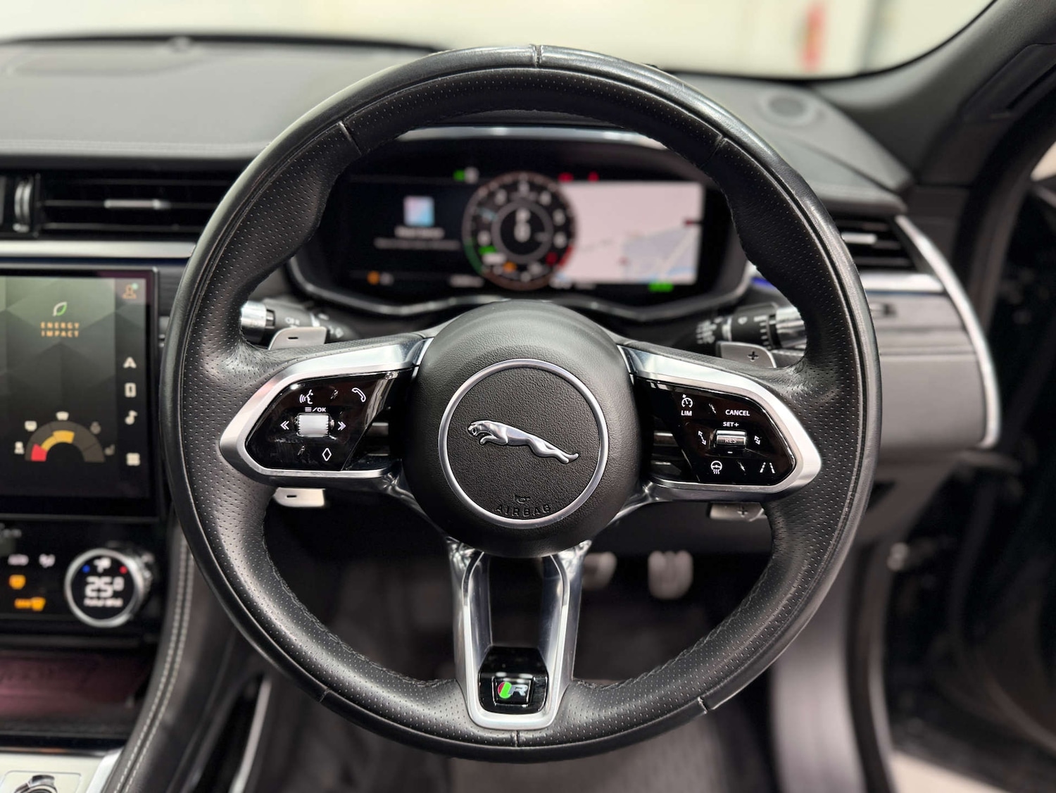 Used Jaguar F-Pace 2022 for sale - 76579680: Photo 22