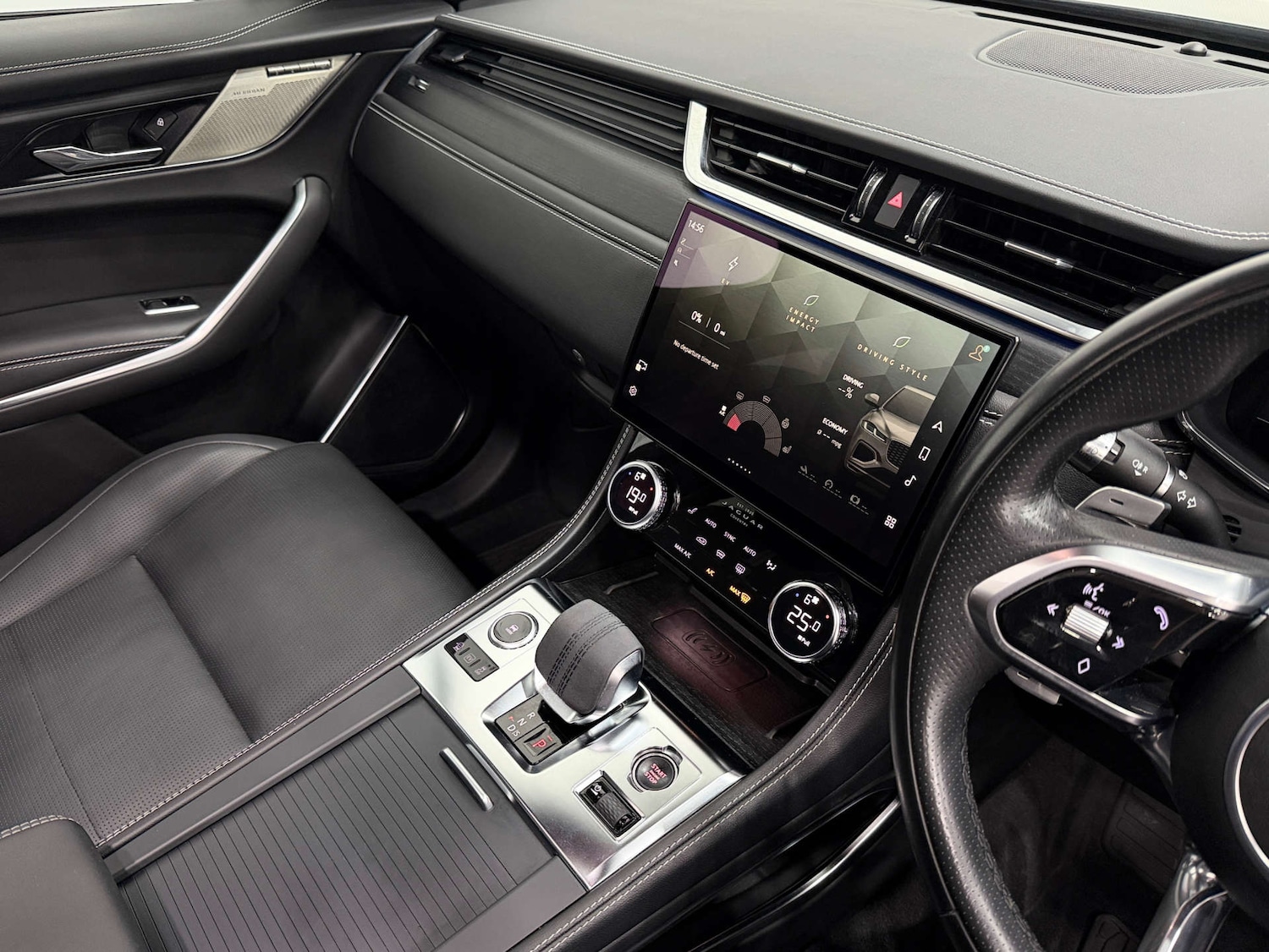 Used Jaguar F-Pace 2022 for sale - 76579680: Photo 43