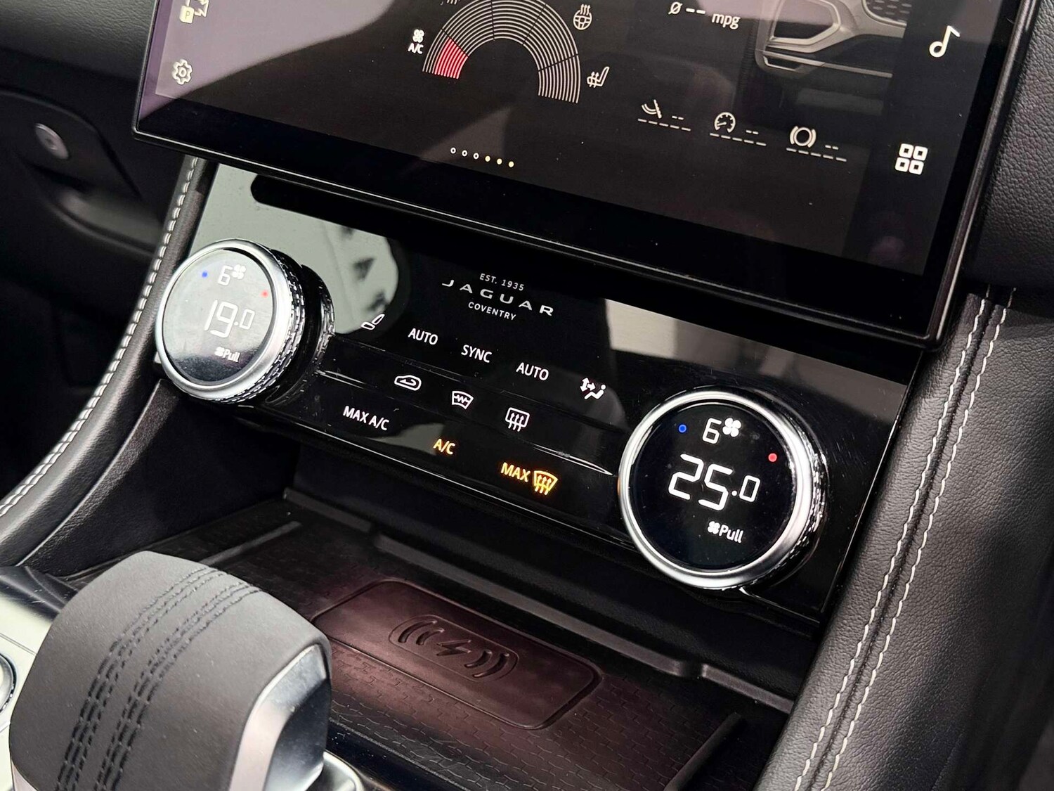 Used Jaguar F-Pace 2022 for sale - 76579680: Photo 44