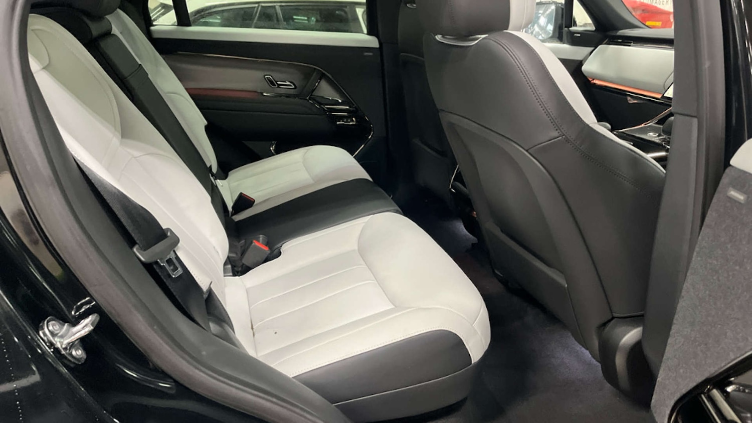 Used Land Rover Range Rover Sport 2025 for sale - 77693759: Photo 2