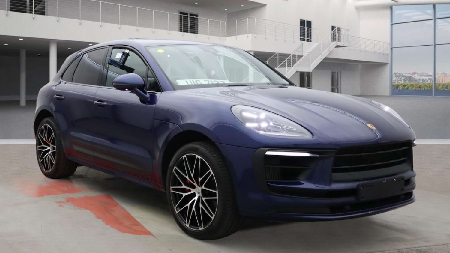 Used Porsche Macan 2023 for sale - 76354277: Photo 1