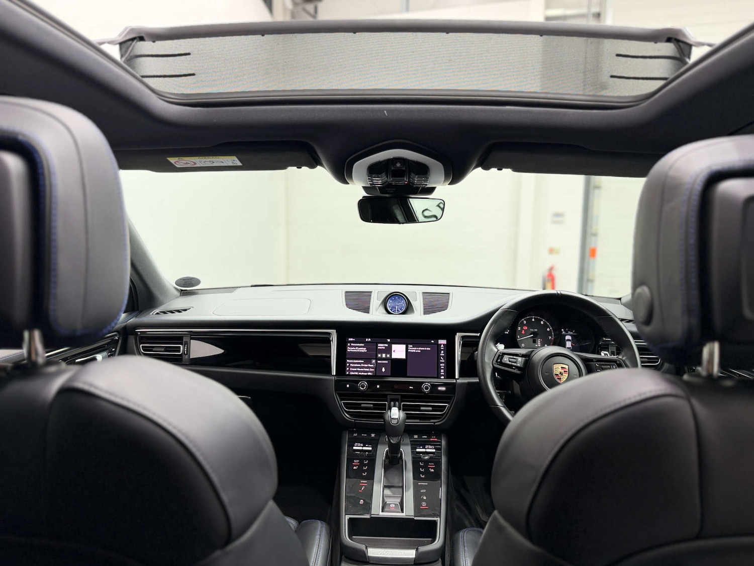 Used Porsche Macan 2023 for sale - 76354277: Photo 17