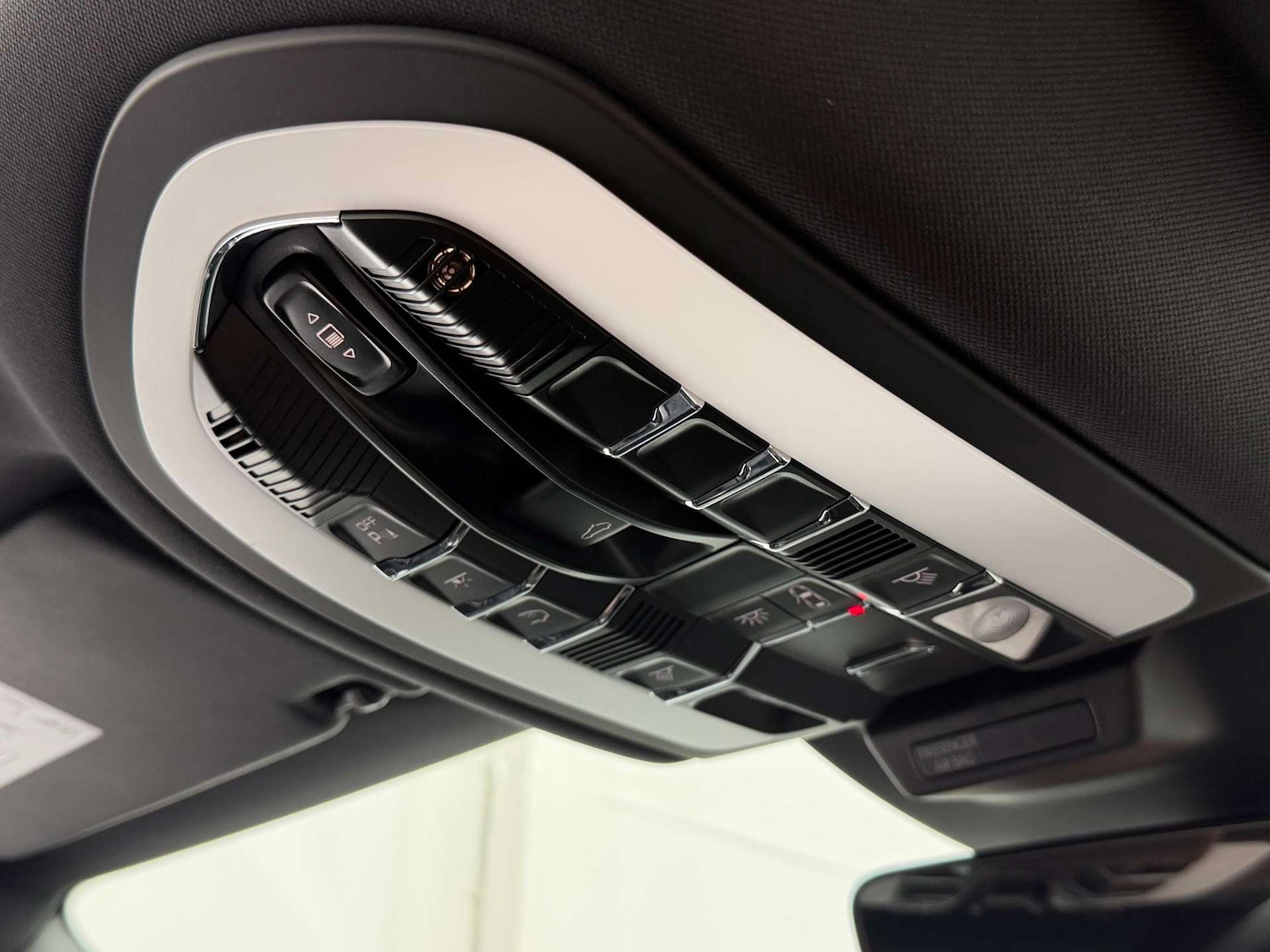 Used Porsche Macan 2023 for sale - 76354277: Photo 26