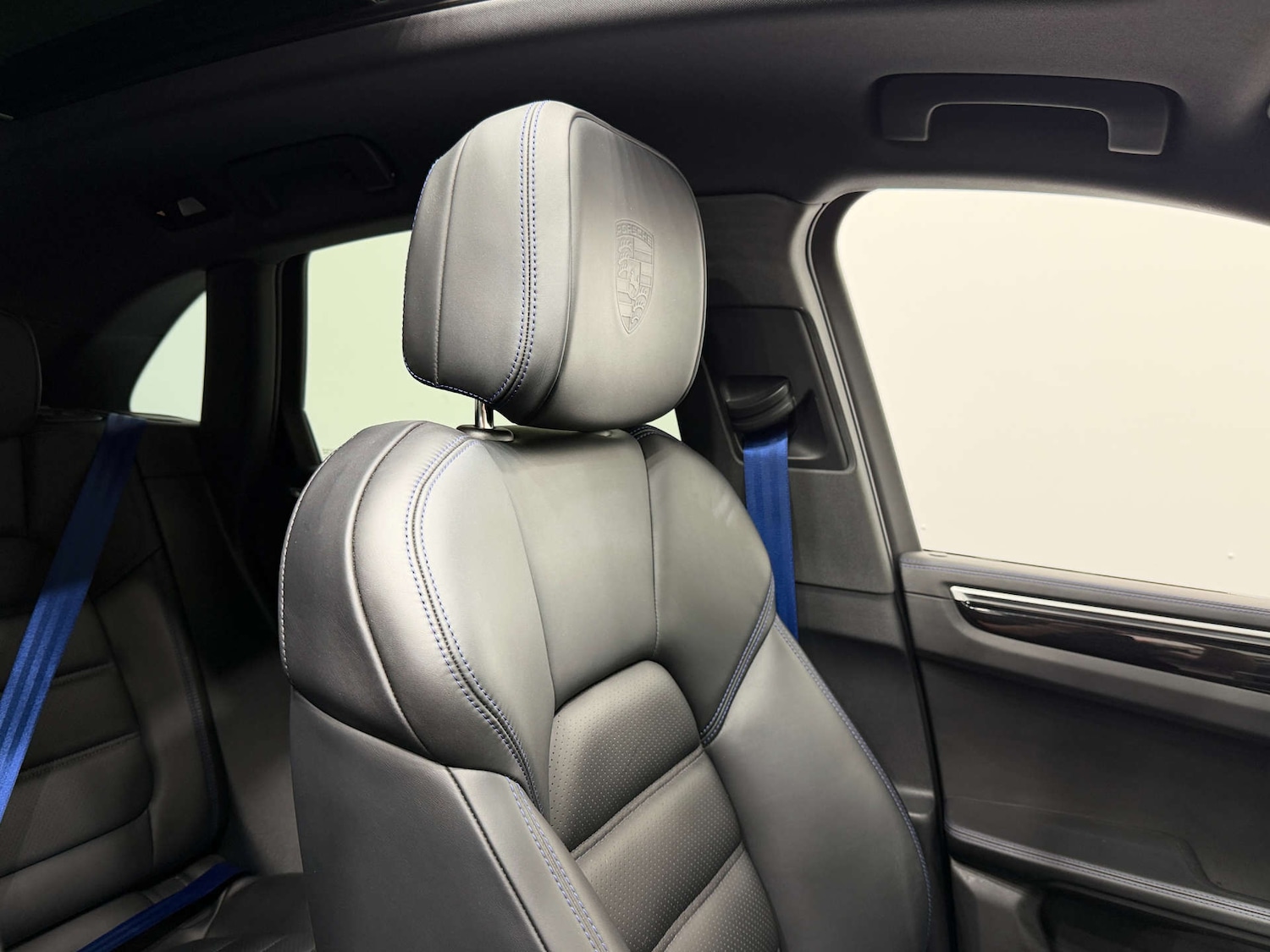 Used Porsche Macan 2023 for sale - 76354277: Photo 28