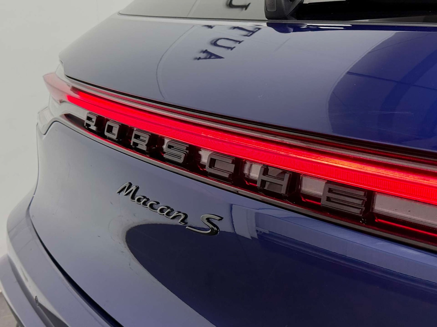 Used Porsche Macan 2023 for sale - 76354277: Photo 30