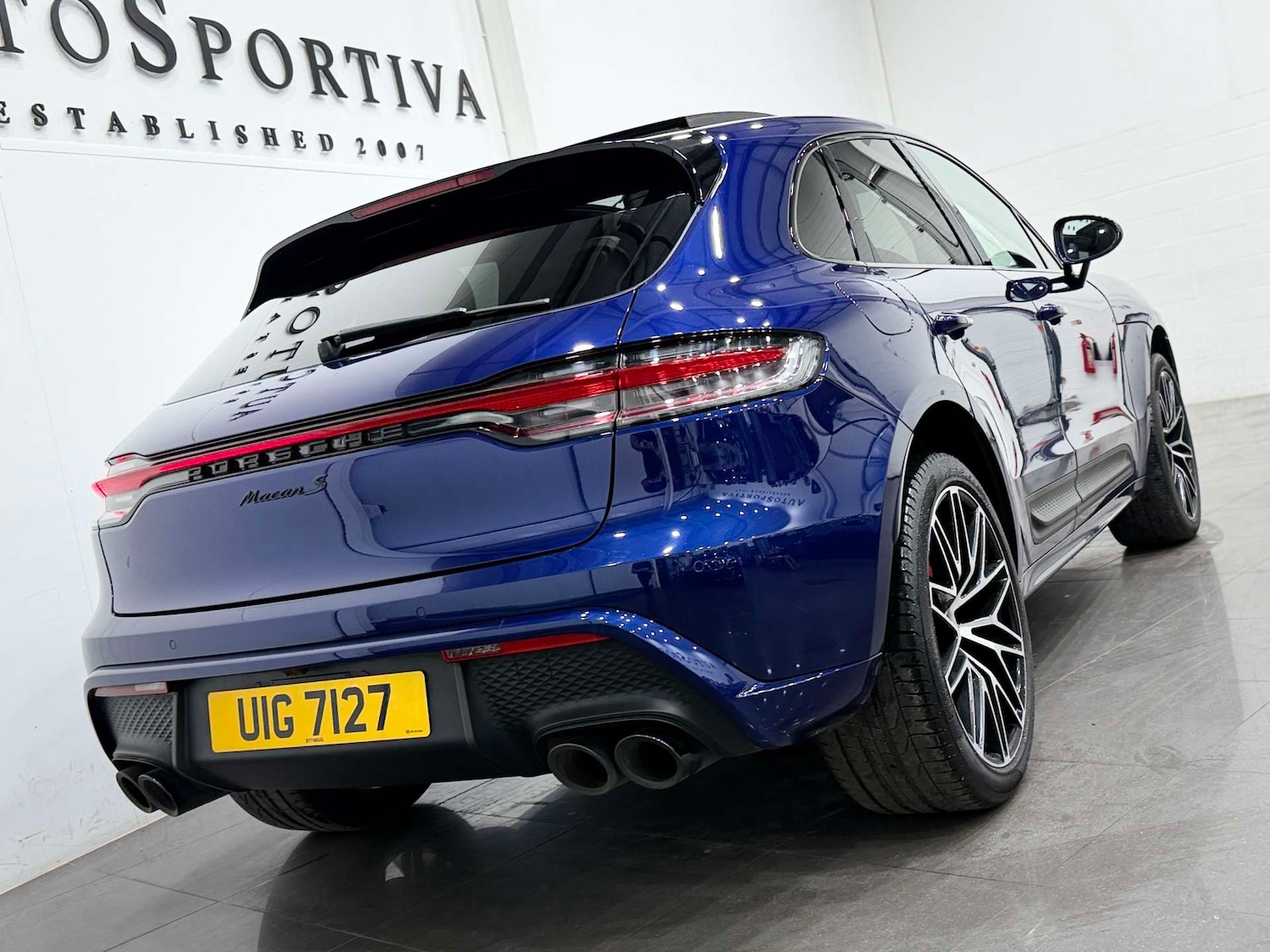 Used Porsche Macan 2023 for sale - 76354277: Photo 31