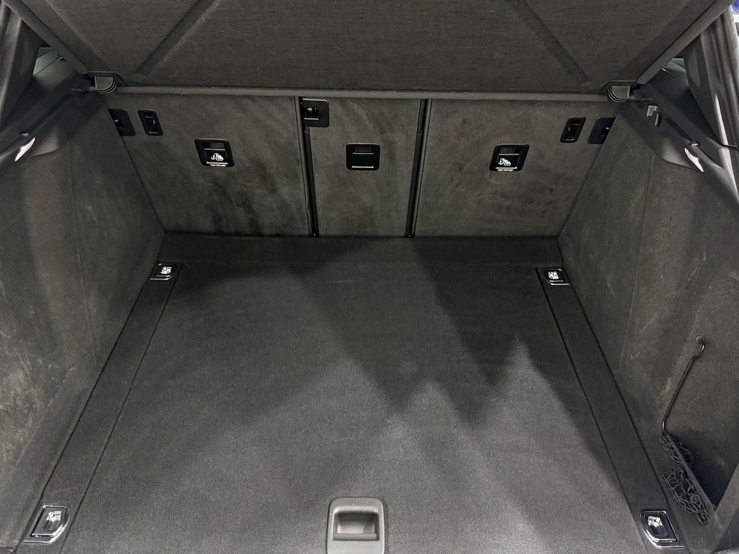 Used Porsche Macan 2023 for sale - 76354277: Photo 32