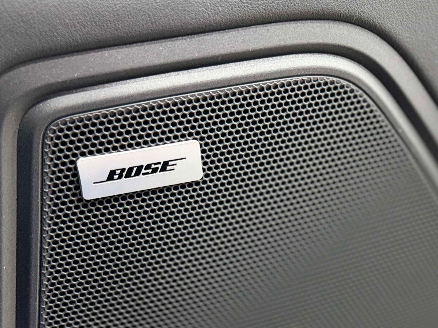 Used Porsche Macan 2023 for sale - 76354277: Photo 41