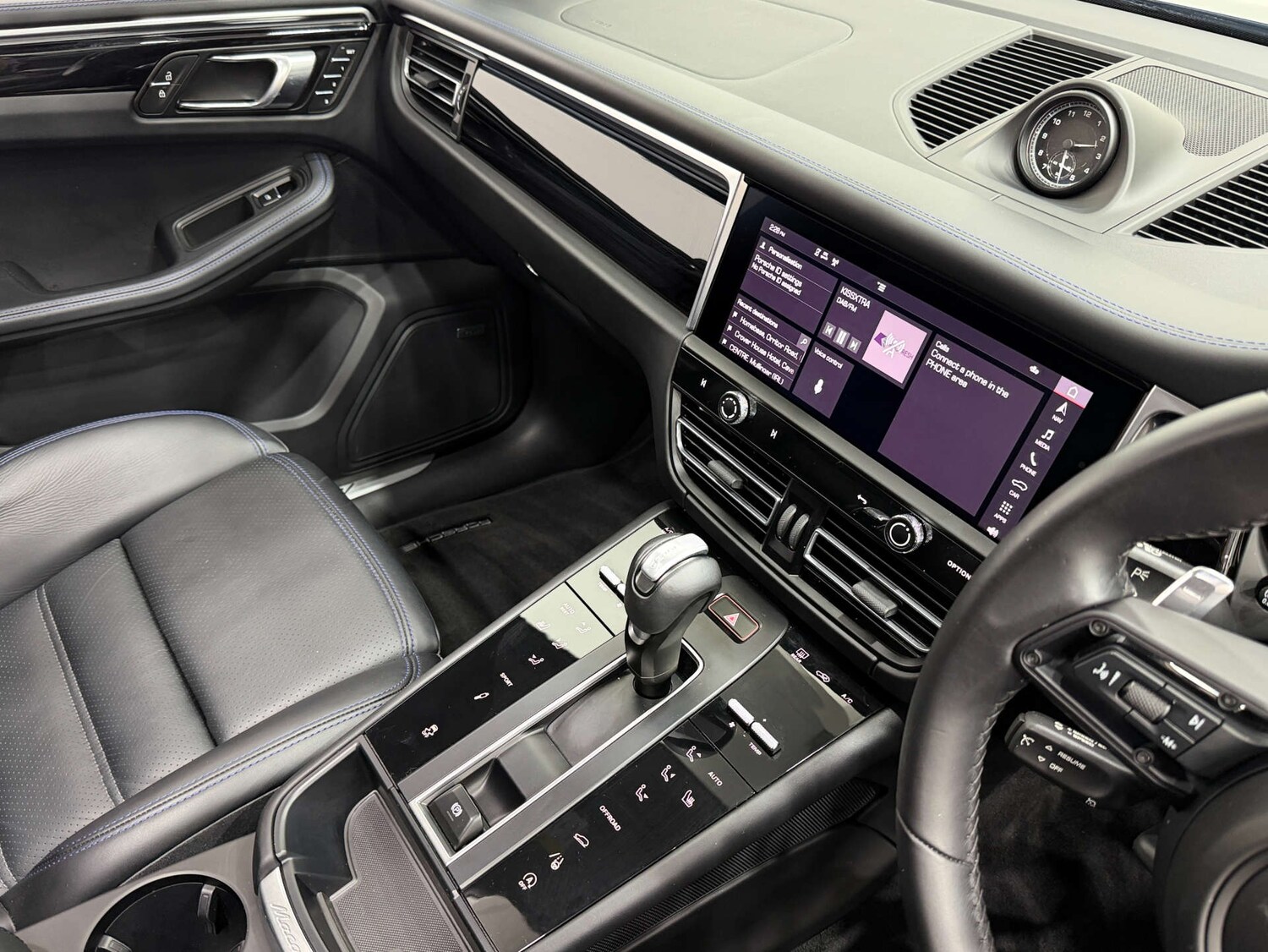 Used Porsche Macan 2023 for sale - 76354277: Photo 43