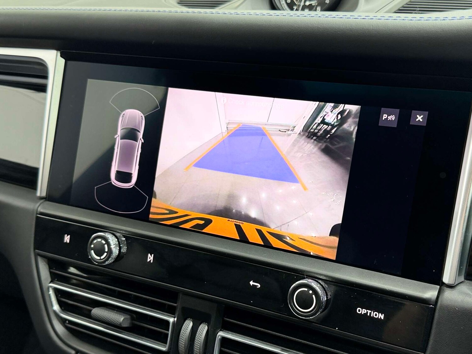 Used Porsche Macan 2023 for sale - 76354277: Photo 54