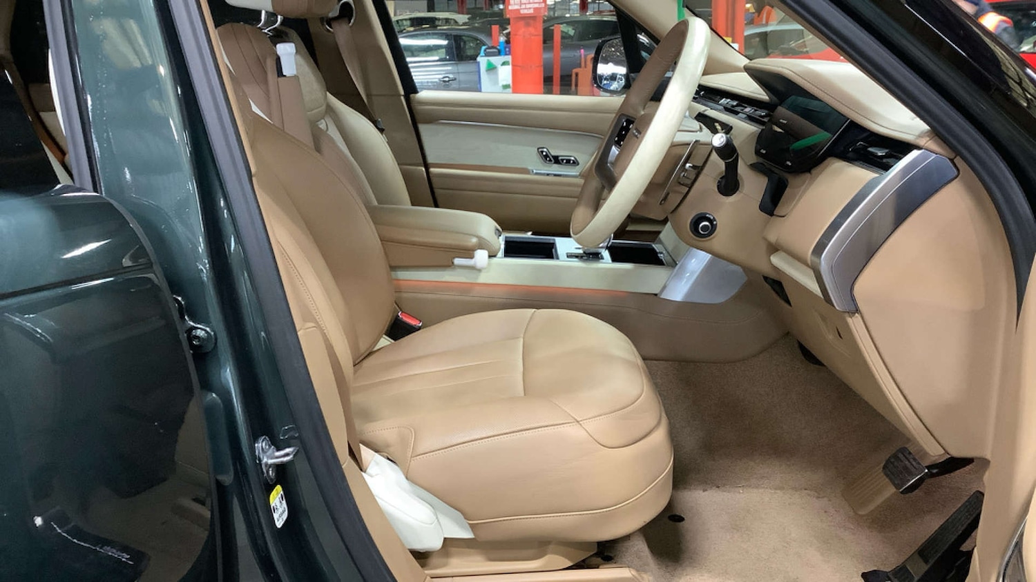 Used Land Rover Range Rover 2023 for sale - 77449543: Photo 2