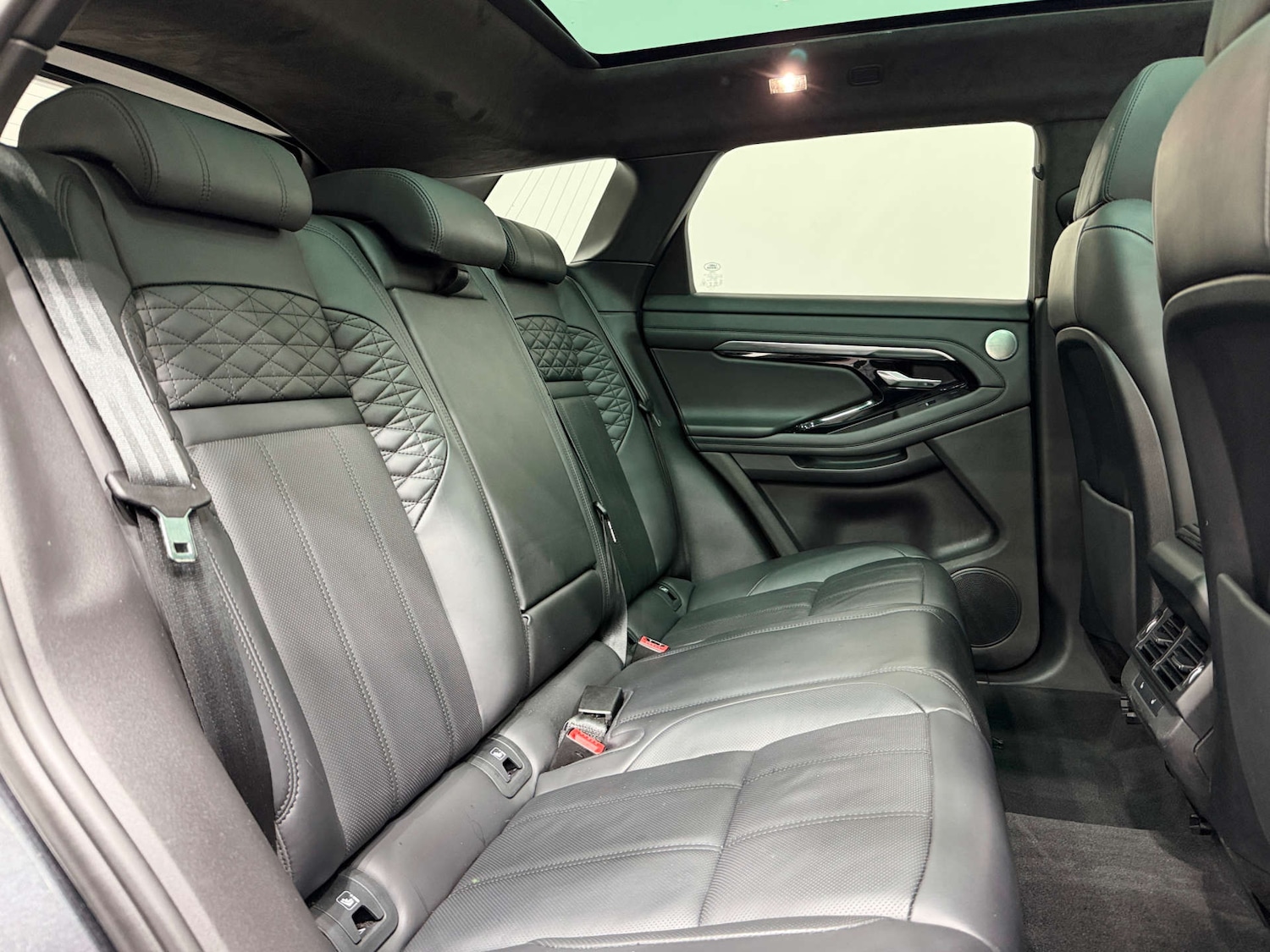 Used Land Rover Range Rover Evoque 2021 for sale - 77833907: Photo 16