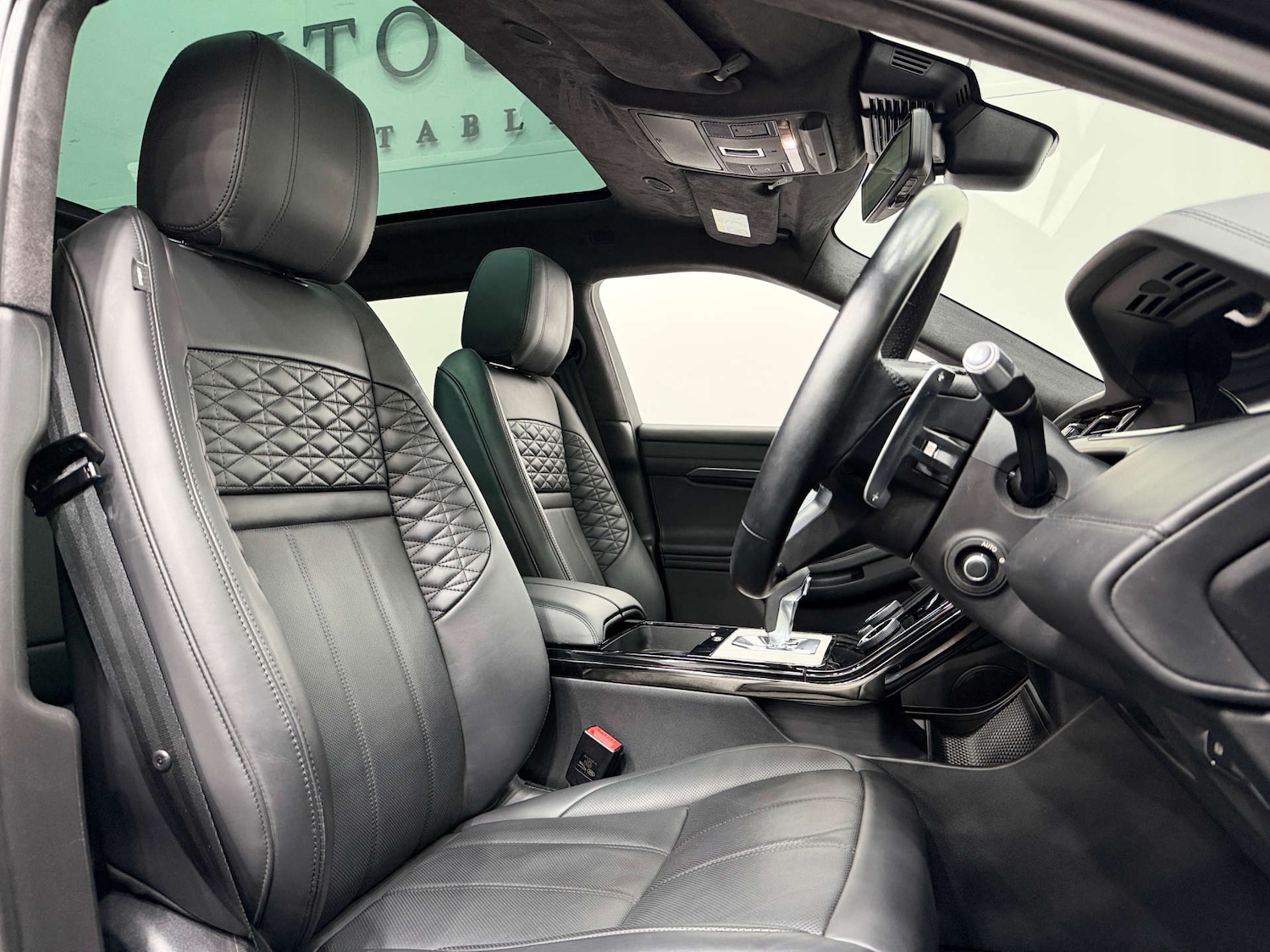 Used Land Rover Range Rover Evoque 2021 for sale - 77833907: Photo 2