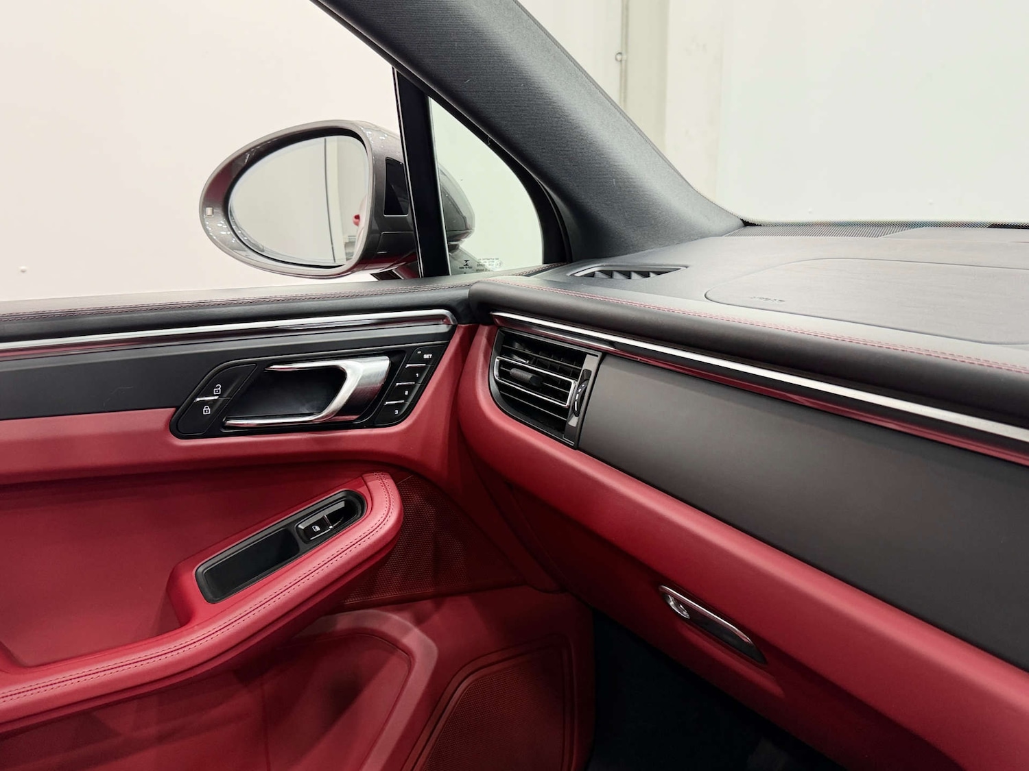 Used Porsche Macan 2022 for sale - 77833849: Photo 36