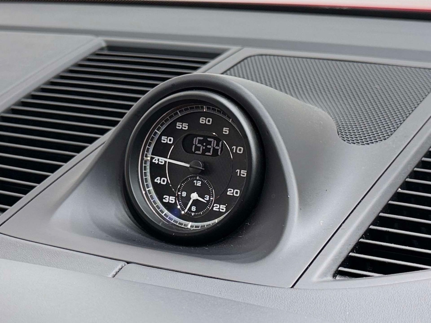 Used Porsche Macan 2022 for sale - 77833849: Photo 46